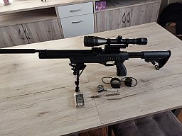 Ekol Voltran .25 PCP Luftgewehr mit Schalldämpfer und Zweibein