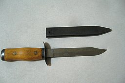 Polen Kampfmesser 1957 mit Scheide