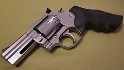 Dan Wesson 715 Co2-Revolver mit 12 Hülsen, 4.5mm
