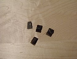 schwarzer Feuerstein ca. 13 x 16 mm