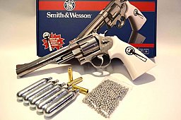 Smith & Wesson 628 Trust Me "SUSI", limitierte Version * 4,5 mm * mit Starterpaket