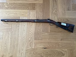 Vorderladergewehr mit Handschnitzereien