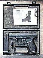 NEUW. WALTHER P99 PISTOLE im Kaliber 9mm P.A.K. komplett mit Ersatzmagazin