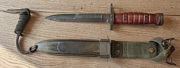 Bajonett US M1 Carbine / Niederlande M4 - E.&F. Hörster Solingen "HT" - seltene Durofol Holzscheide