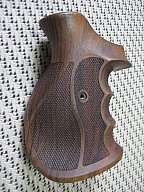 Revolvergriff (neuwertig) von Nill the Master für S&W Round Butt Mod. 585, 686, 66, 19, 17