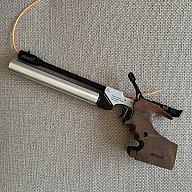 Hämmerli AP20 PRO – Match-Luftpistole 4,5 mm – Holzgriff M rechts – Koffer & Zubehör