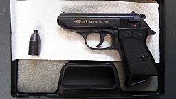 Ältere Schreckschuss Pistole von Walter Mod. PPK Kal. 315 K, PTB Nr. 585 mit Kiste
