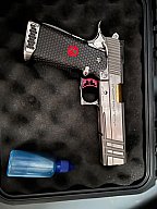 2011 Infinity 40 S&W wie neu inkl. 5 Magazine