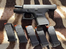 Glock 26 Gen5 9x19 – neuwertig – nur 1x geschossen – 5 Magazine