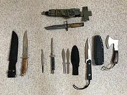 verkaufe meine Messersammlung