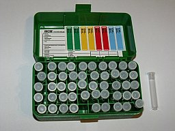 MTM - Box mit 50 Pulverröhrchen aus Glas