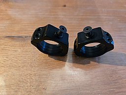 Schnellmontage aus Stahl für 25,4mm/1 Zoll Zielfernrohre. Sieht aus wie von Rusan oder von Dentler.