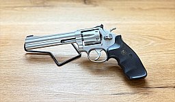 Smith & Wesson Model TARGET CHAMPION 617 Matchrevolver 22l.r. "SEHR GUTER ZUSTAND"