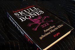 SKULL & BONES - Amerikas geheime Macht-Elite Andreas von Retvi