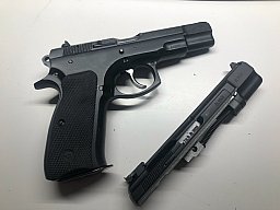 Pistole CZ 75 B und KK-Wechselsxstem