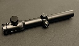 Zeiss Victory Varipoint M 1,1-4x24 T* | Absehen 0 | Leuchtpunkt | Innenschiene | Niggeloh Hülle | ZF
