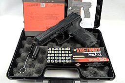 Originalverpackte Heckler&Koch P30 # 9 mm PAK # PTB 912 mit Munition