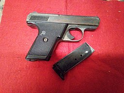 Pistole Modell G5.KALIBER 8MM.KNALL