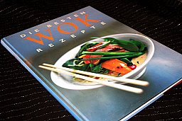 DIE BESTEN WOK REZEPTE - Großformatiger Band