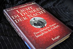 LICHT IM DUNKEL DER NACHT - Eine tibetische Frau kämpft für die Freiheit Ani Pachen