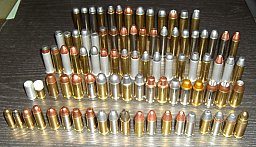 75 teiliger Dekopatronensatz Kurzwaffe von .22lfb bis .44-40 WCF