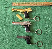 Desert Eagle Metall Model 1:3 Gold
