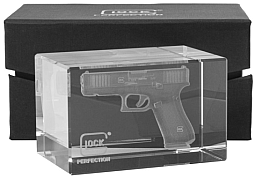 GLOCK Briefbeschwerer Glock 17 Gen5 Glas mit Gravur #2977 Fan-Artikel NEU