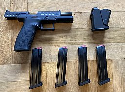CZ P10 F OR 9mm (inkl. Gürtel, Holster, 4 Magazinen und mehr)