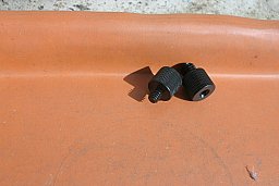 2 Adapter für Stative grosses auf kleines Gewinde und umgekehrt