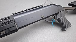 Benelli M4 90 T-Pro 12/76 mit Wechselchoke Schubschaft Stahlschrot Selbstladeflinte Halbautomat
