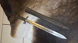 Sehr schönes und seltenes Notbajonett mit Ersatzscheide