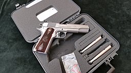 Springfield Armory 1911 A1 Mod. Range Officer, Kal. .45Auto, top Zustand!!
