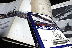 U-BOOTE - Zur Geschichte einer Waffengattung der Seestreitkräfte Richard Lakowski