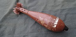 8cm ÜB- WURFGRANATE 39 für GRANATWERFER 34 - restaurierter Bodenfund