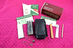 Sammlerstück!!!!! Neues, originalverpacktes, unbenutztes VICTORINOX SURVIVAL KIT / SOS SET