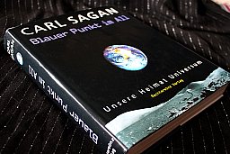 Blauer Punkt im All - Unsere Heimat Universum Carl Sagan Schweres Werk