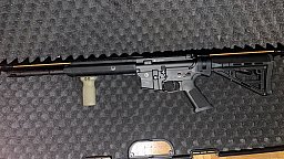 AR15 von Schmeisser . Modell M4FL mit 14,5" Lauflänge.