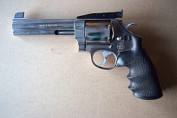 Smith & Wesson Classic Hunter 44 Magnum
