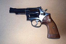 Smith & 48-2 4 Zoll 22 Magnum