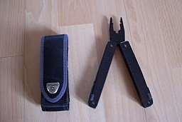 Victorinox, Multifunktionswerkzeug, Swiss Tool BS, schwarz 27 Funktionen,