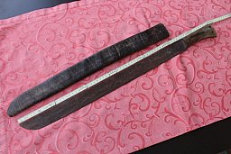 Sehr alte Machete. Alter und Herkunft sind unbekannt.