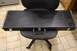 Flintenkoffer schwarz gebraucht, ok mit Schlüssel