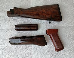 AKM Schaft Set Holz mit Bakelit Griff passend tlw. für AK74 , AK47 , Yunker