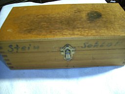 Holzbox für Vorderladerröhrchen