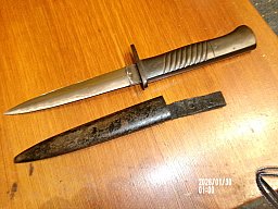 seltener Ganzmetall Grabendolch von Ernst Busch, Abnahme, Kampfmesser 1 WK Feldgrau