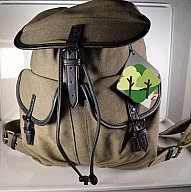 Nietnagelneuer hochwertiger Jagdrucksack mit universal Drückjagd-Wetterschutzhülle