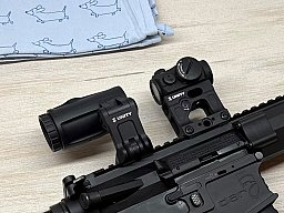 Aimpoint Micro T-1 + Unity Tactical Magnifier & Mount (Neupreis: 1.850 EUR)