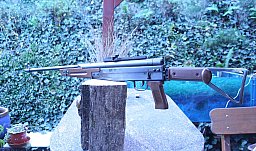 Luftgewehr mit Klapschaft (Kalaschnikov ähnlich)