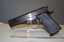 Pistole Norinco M20 mit Großraumgriffstück wie Para Ordnance Konvertiert auf Kal 4mm M20