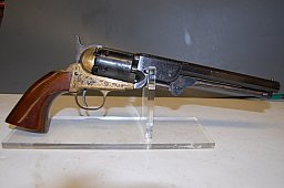 Perkussionsrevolver Hege Colt Reb. Nord/Navy1851 Kal .36SP mit Holzschachtel aus Sammlung